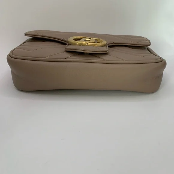 Authentic Gucci GG Marmont super mini matelassé-leather cross-body bag - Picture 3 of 9